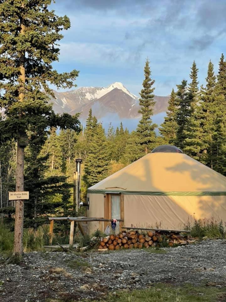 Mount Logan Ecolodge & Retreat Center Haines Junction Extérieur photo