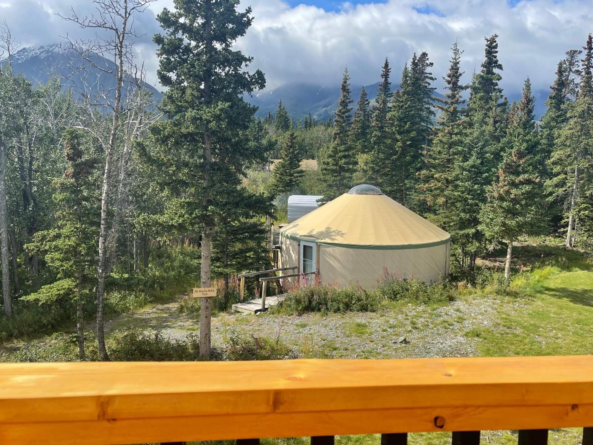 Mount Logan Ecolodge & Retreat Center Haines Junction Extérieur photo