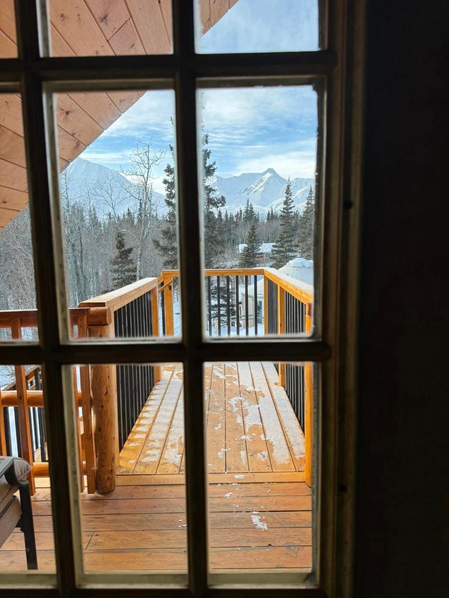 Mount Logan Ecolodge & Retreat Center Haines Junction Extérieur photo