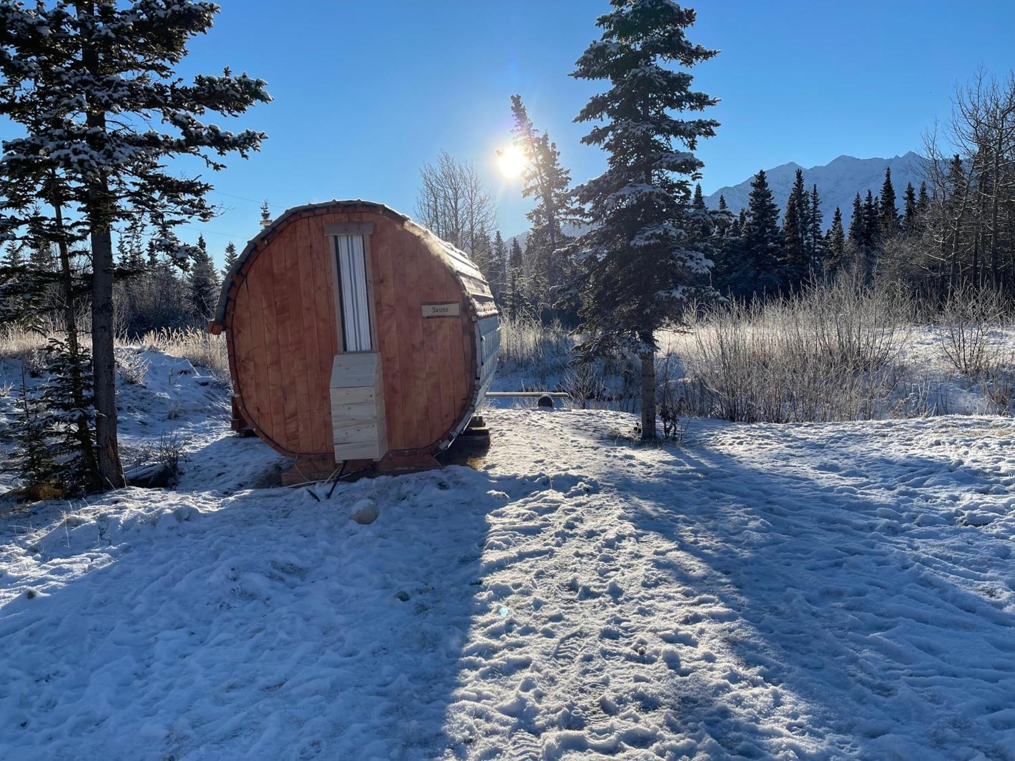 Mount Logan Ecolodge & Retreat Center Haines Junction Extérieur photo