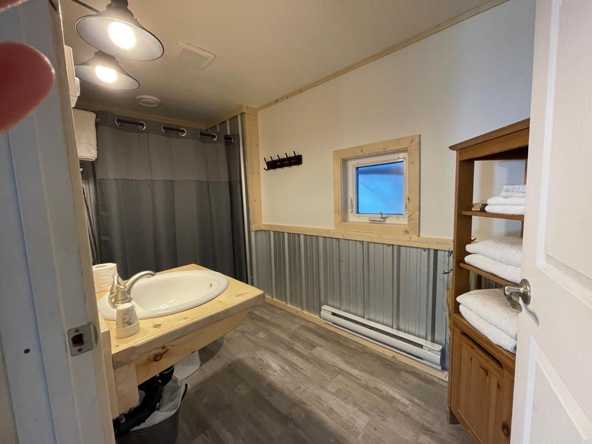 Mount Logan Ecolodge & Retreat Center Haines Junction Extérieur photo