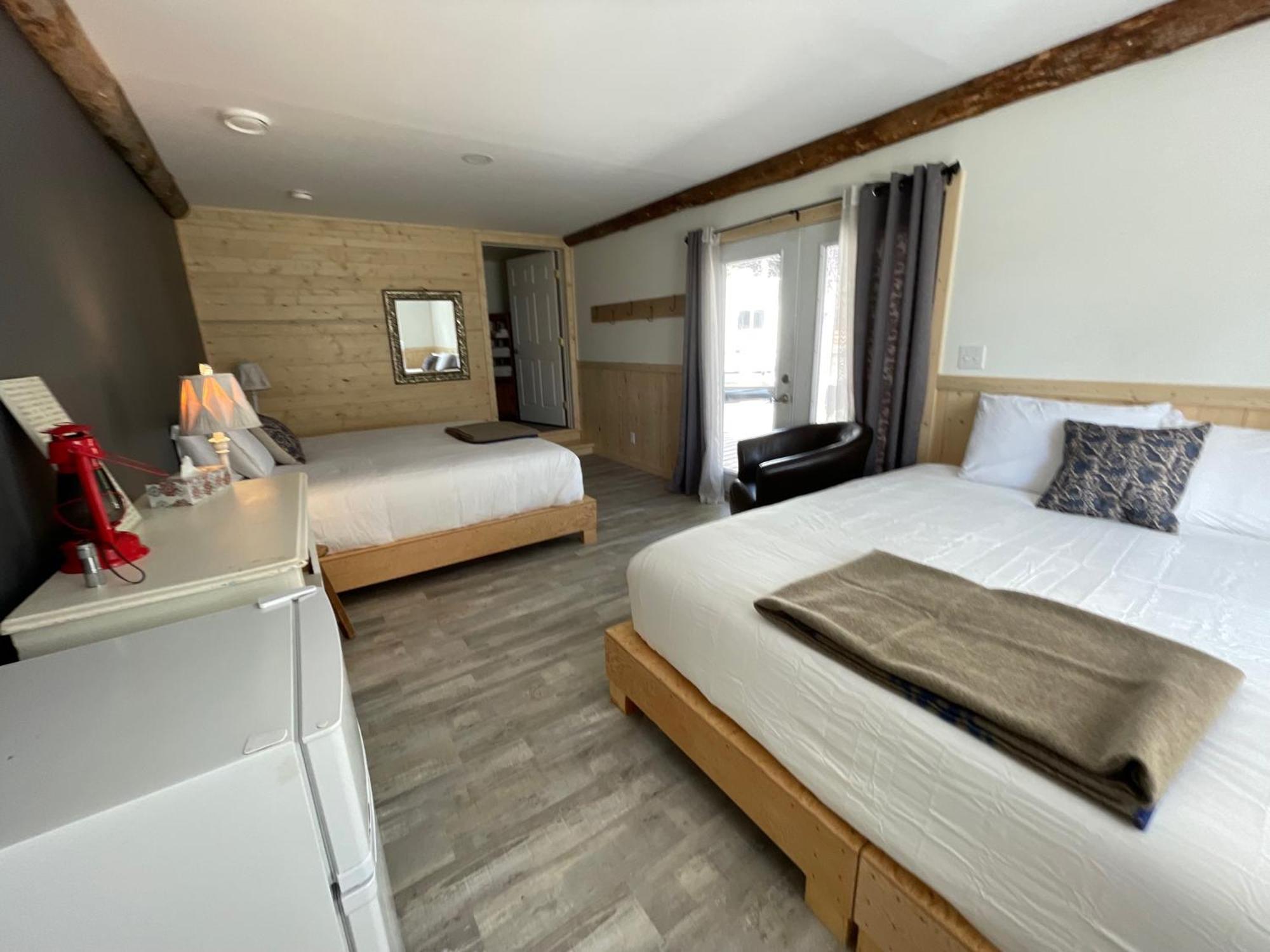 Mount Logan Ecolodge & Retreat Center Haines Junction Extérieur photo