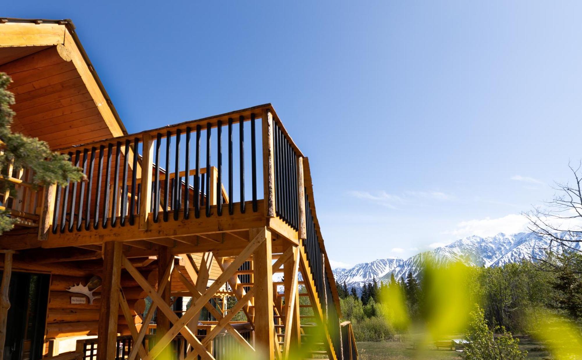 Mount Logan Ecolodge & Retreat Center Haines Junction Extérieur photo