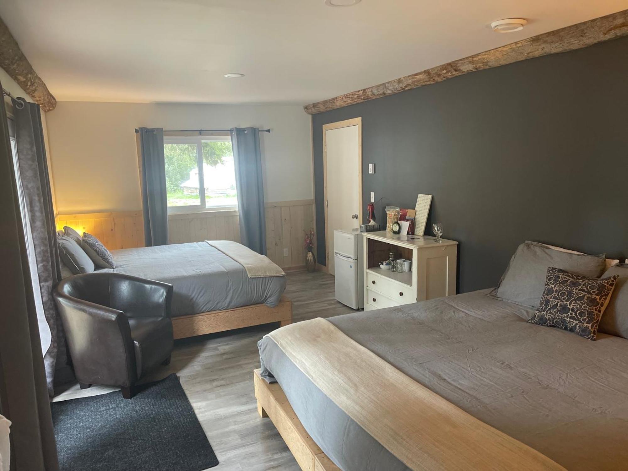 Mount Logan Ecolodge & Retreat Center Haines Junction Extérieur photo